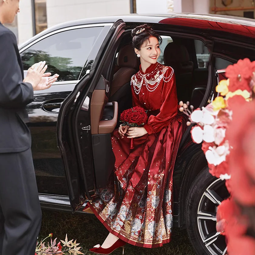 2025 New Chinese Horse Dress Wedding Dress Engagement Dress  New Wedding Bride Toast Dress Set Red Horse Dress - Deanwangkt