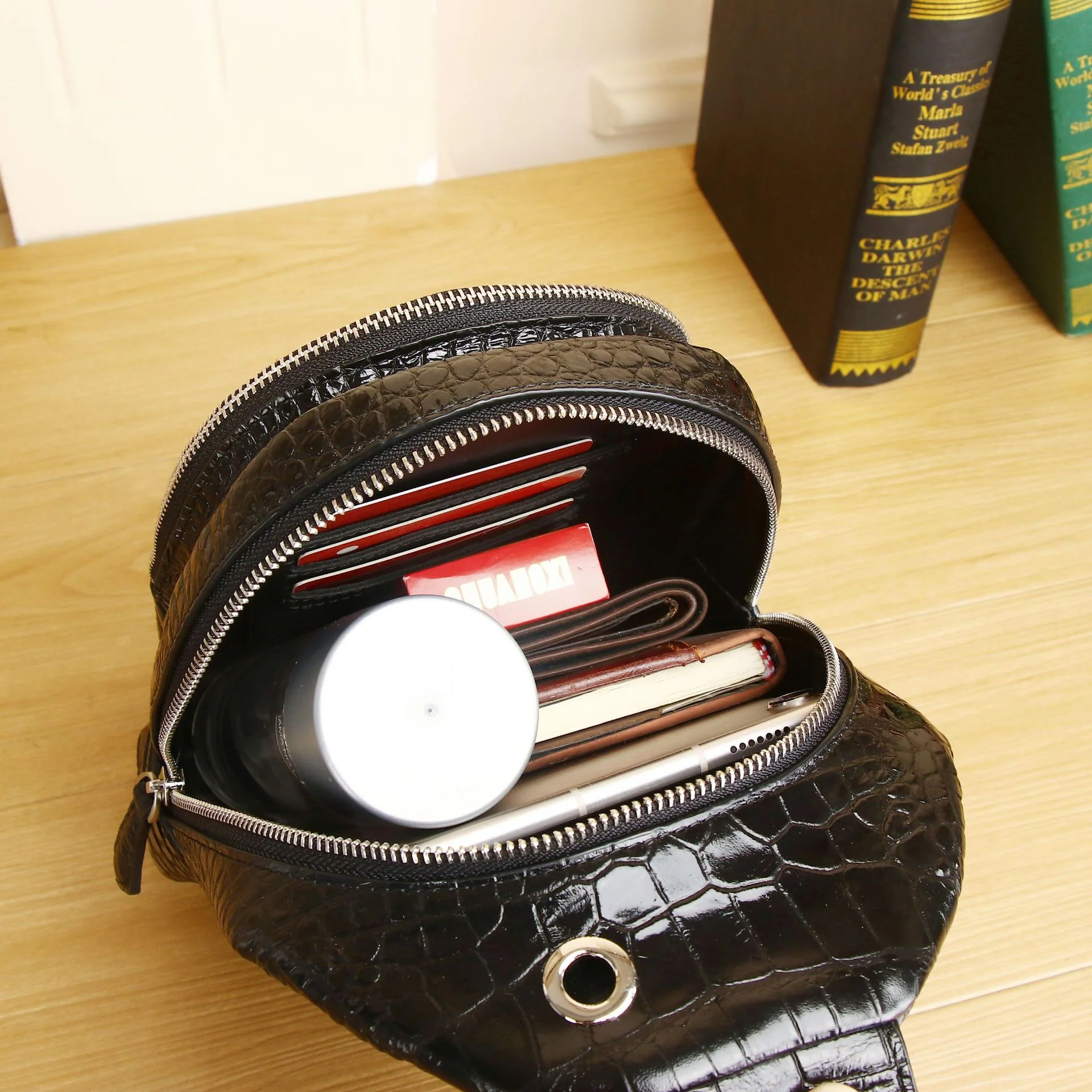 deanwangkt  New Crocodile Pattern Chest Bag Men's Genuine Leather Chest Bag Shoulder Crossbody Bag Outdoor Casual Large Capacity Men's Bag Wholesale - Deanwangkt