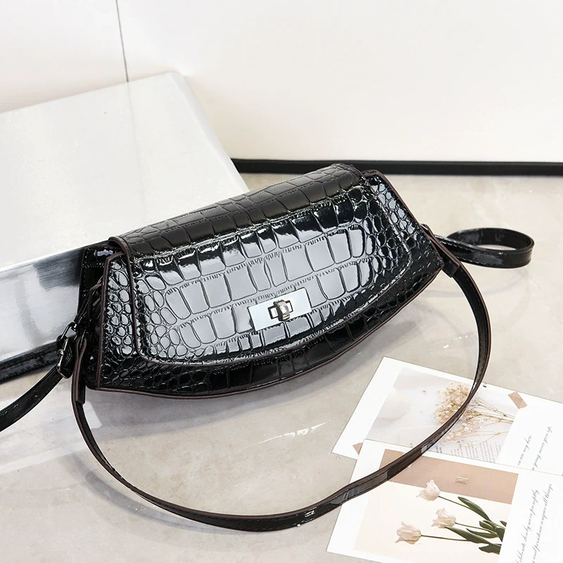 Bag women's bag  new fashion versatile trend ins shoulder messenger bag retro baguette armpit bag - Deanwangkt