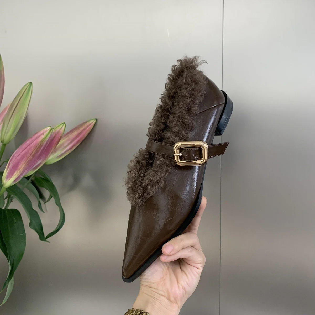 2025  Popularan Station Spring and Autumn popular New Mao Mao Shallow Mouth Pointed Head One Foot Mary Jane Shoes Women's Rhinestone Flat Shoes - Deanwangkt
