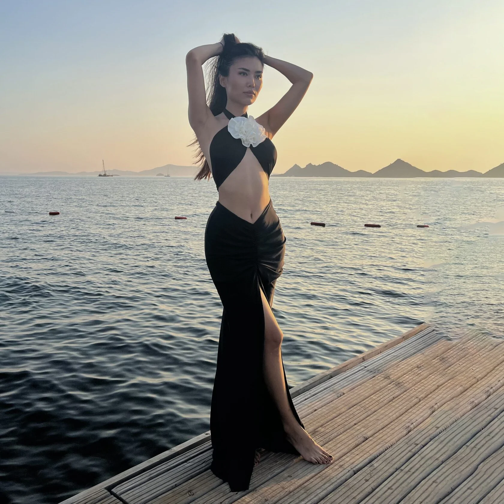 beach vacation style neck vest, crop top, high waist split skirt, two-piece set, Spice Girl temperament - Deanwangkt