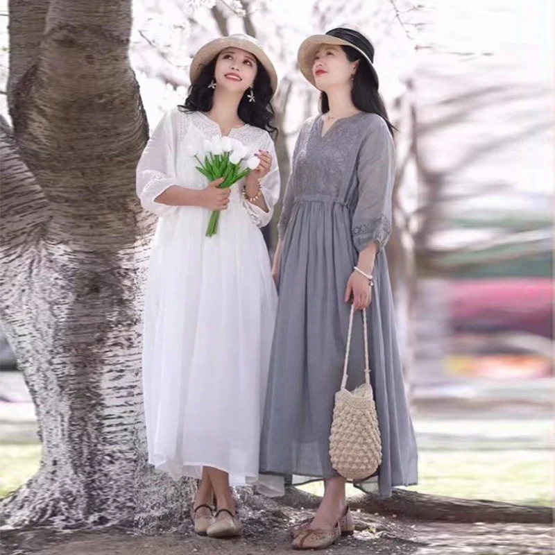 High-end temperament vacation casual V-neck embroidered dress  summer new literary and retro elegant long dress - Deanwangkt