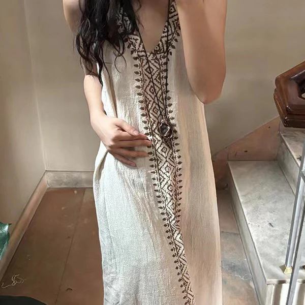 2025 Cold department, high-end sense, unique and beautiful temperament, retro beige sleeveless dress, children's popular summer model - Deanwangkt