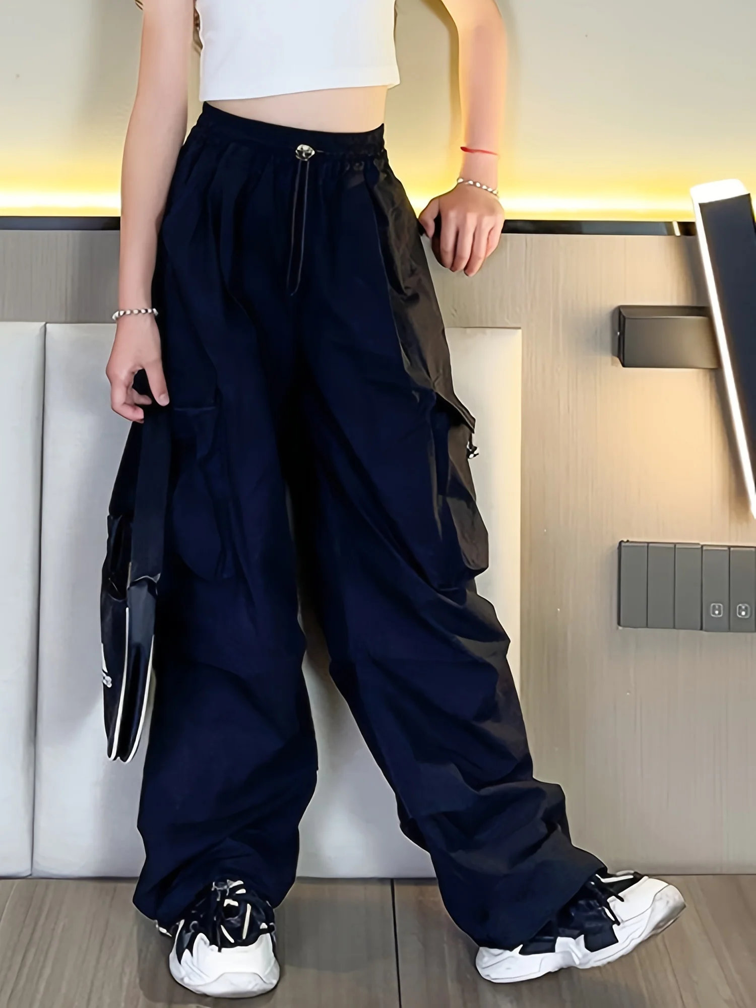 Girls Streetwear Big Pockets Loose Fit High-waisted Cargo Pants - Deanwangkt