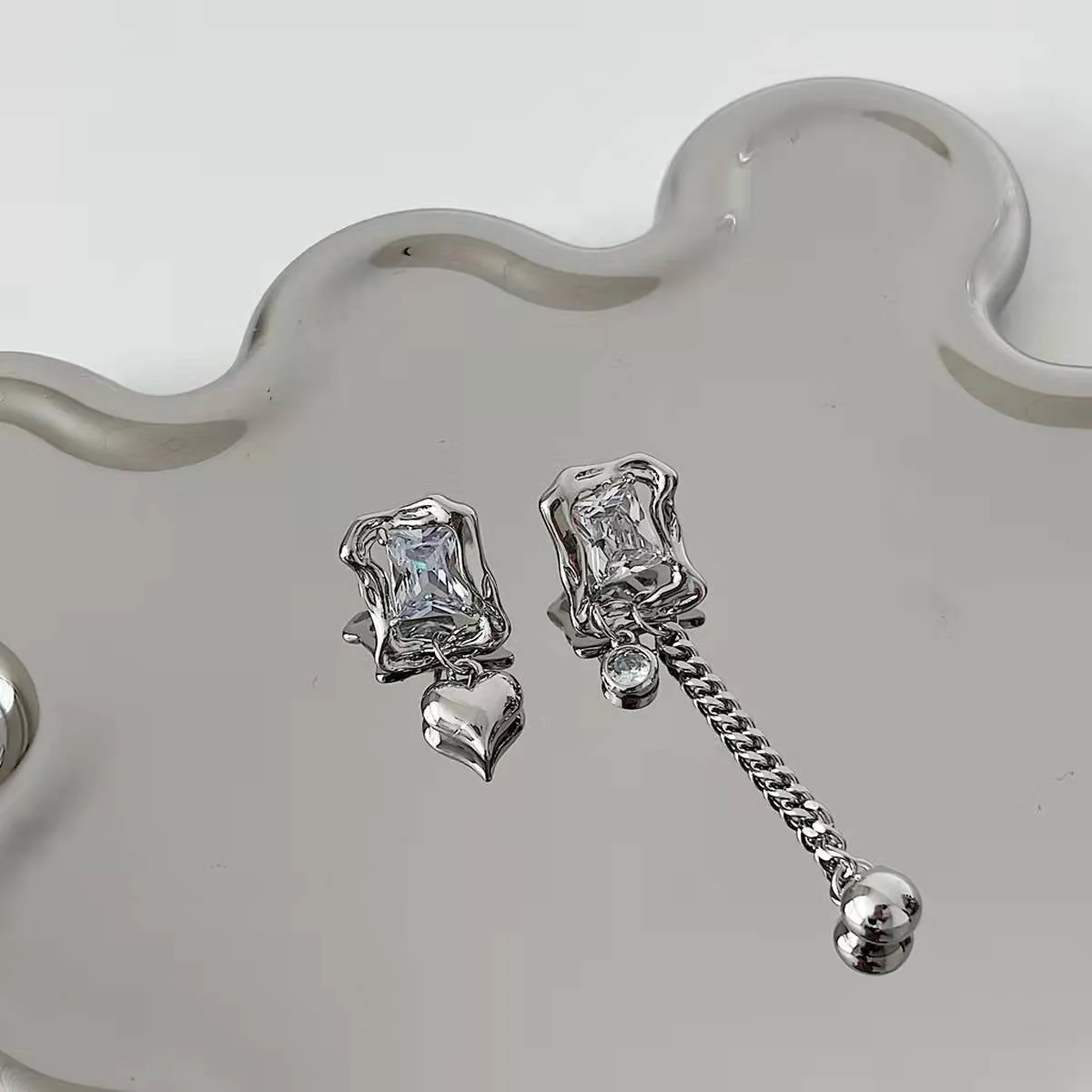 deanwangkt New Punk Style Liquid butterfly Stud Earring for Woman Cool Metal Butterfly Earrings Y2K Aesthetic Jewelry Party Gift - Deanwangkt