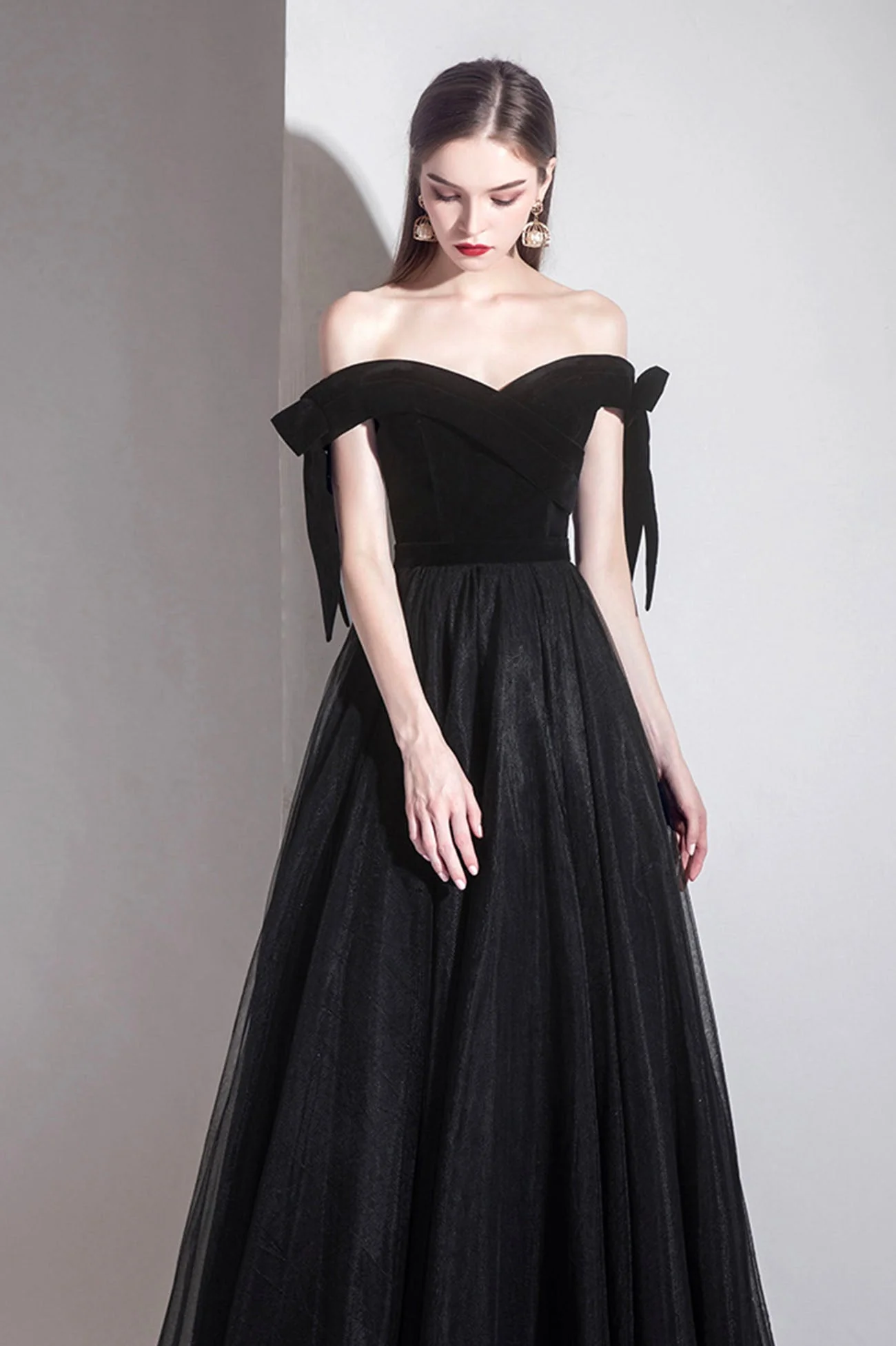 solvbao Black Tulle Off the Shoulder Prom Dress, Black A-Line Party Evening Dress - Deanwangkt