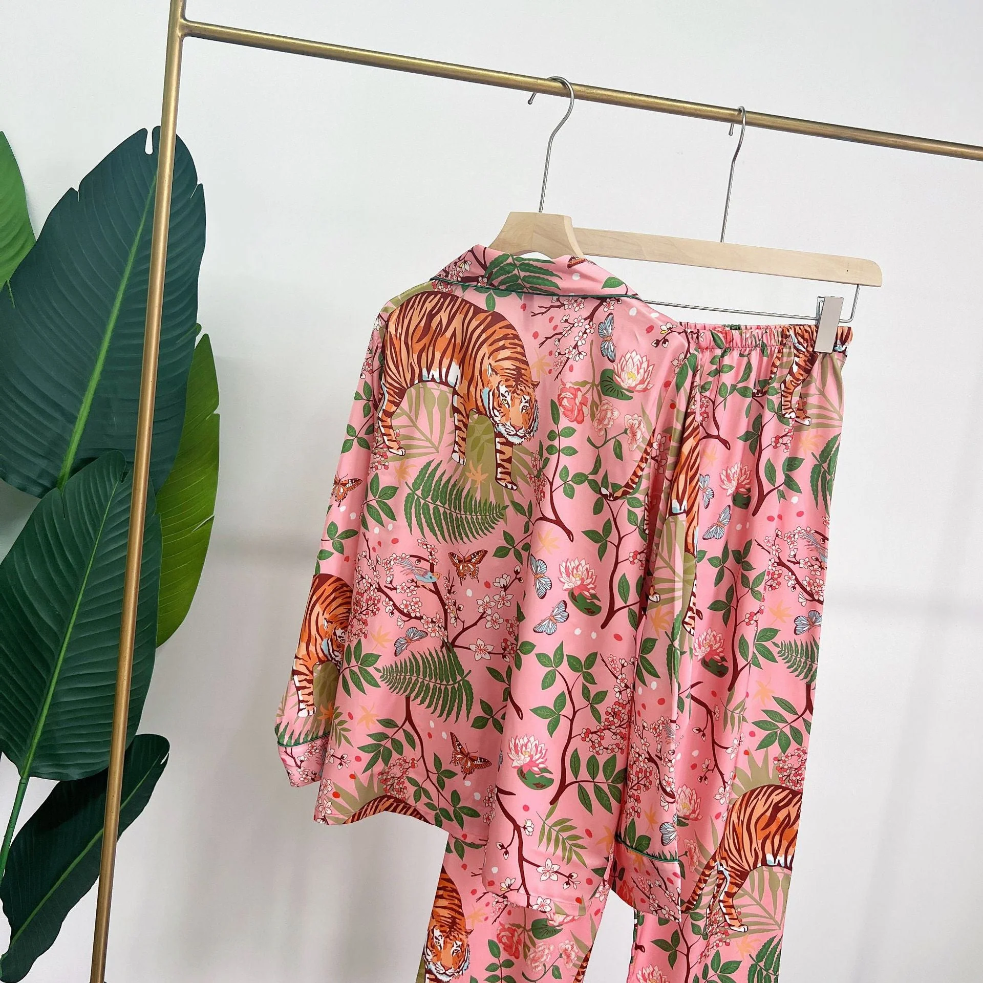 deanwangkt Pink Satin Sleepwear for Women Pajamas Jungle Tiger Print 2Pcs Long Shirt Pants Pyjamas Casual Nightwear Spring New Pajamas - Deanwangkt