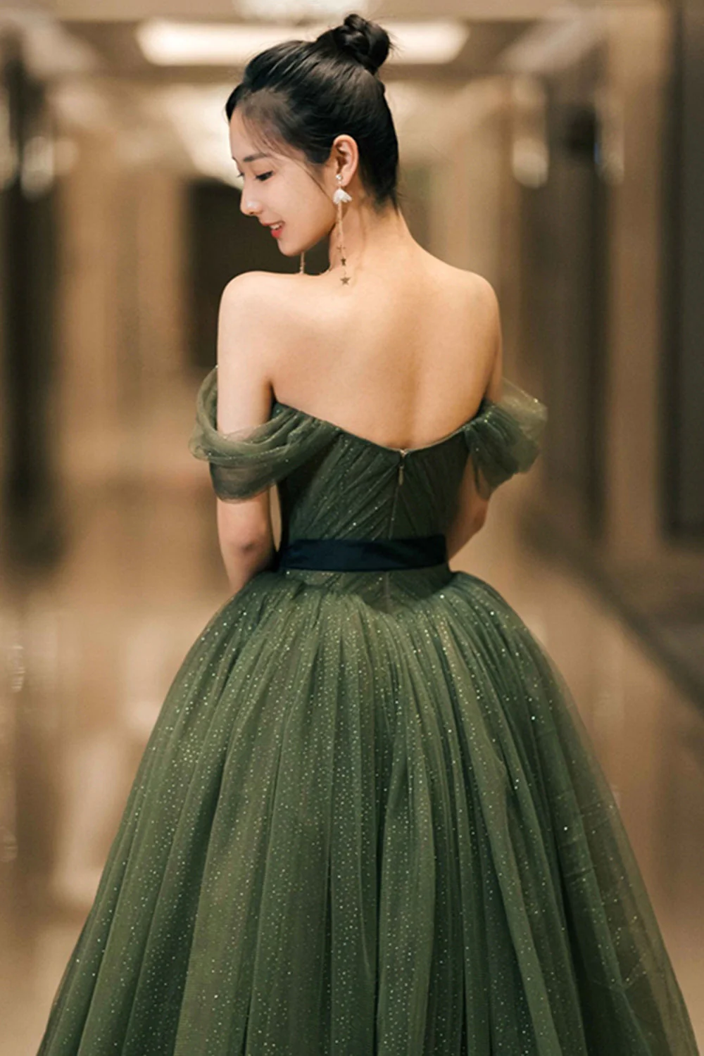 solvbao Beautiful Green Tulle Long Prom Dress, A-Line Off the Shoulder Graduation Dress - Deanwangkt
