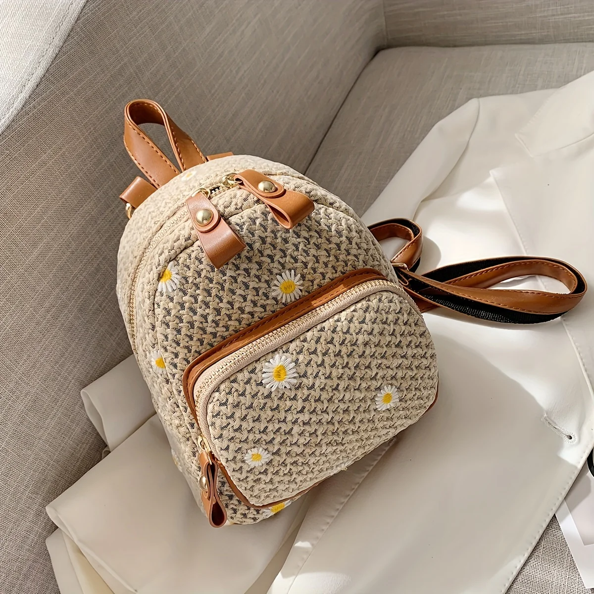 deanwangkt-1  Daisy Embroidery Small Backpack, Straw Woven Storage Daypack Summer Vacation Backpack - Deanwangkt