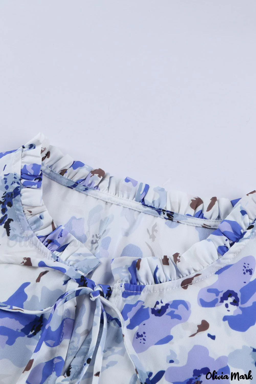 Deanwangkt - Blue Floral Smocked Blouse Cakewalk - Deanwangkt