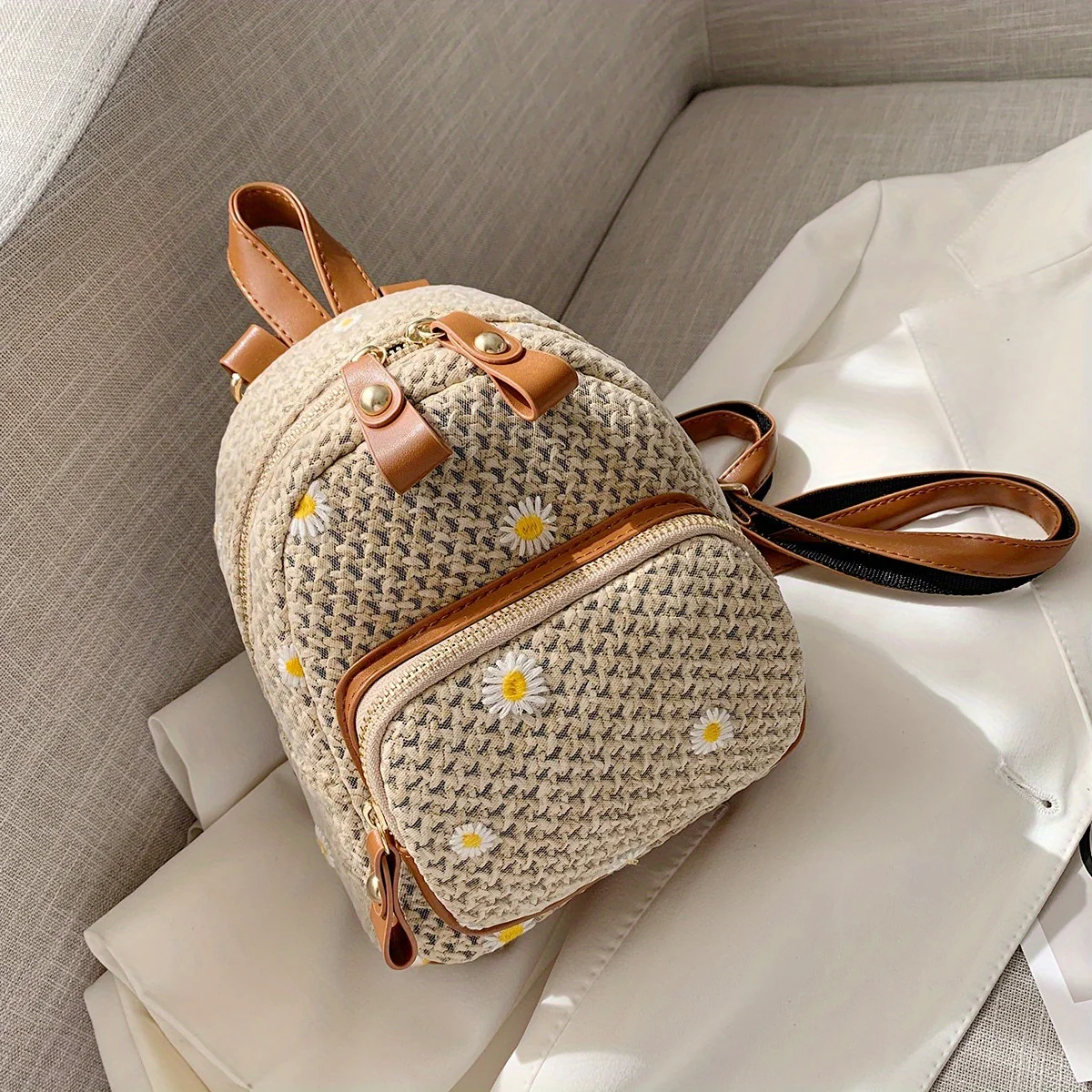 deanwangkt-1  Daisy Embroidery Small Backpack, Straw Woven Storage Daypack Summer Vacation Backpack - Deanwangkt