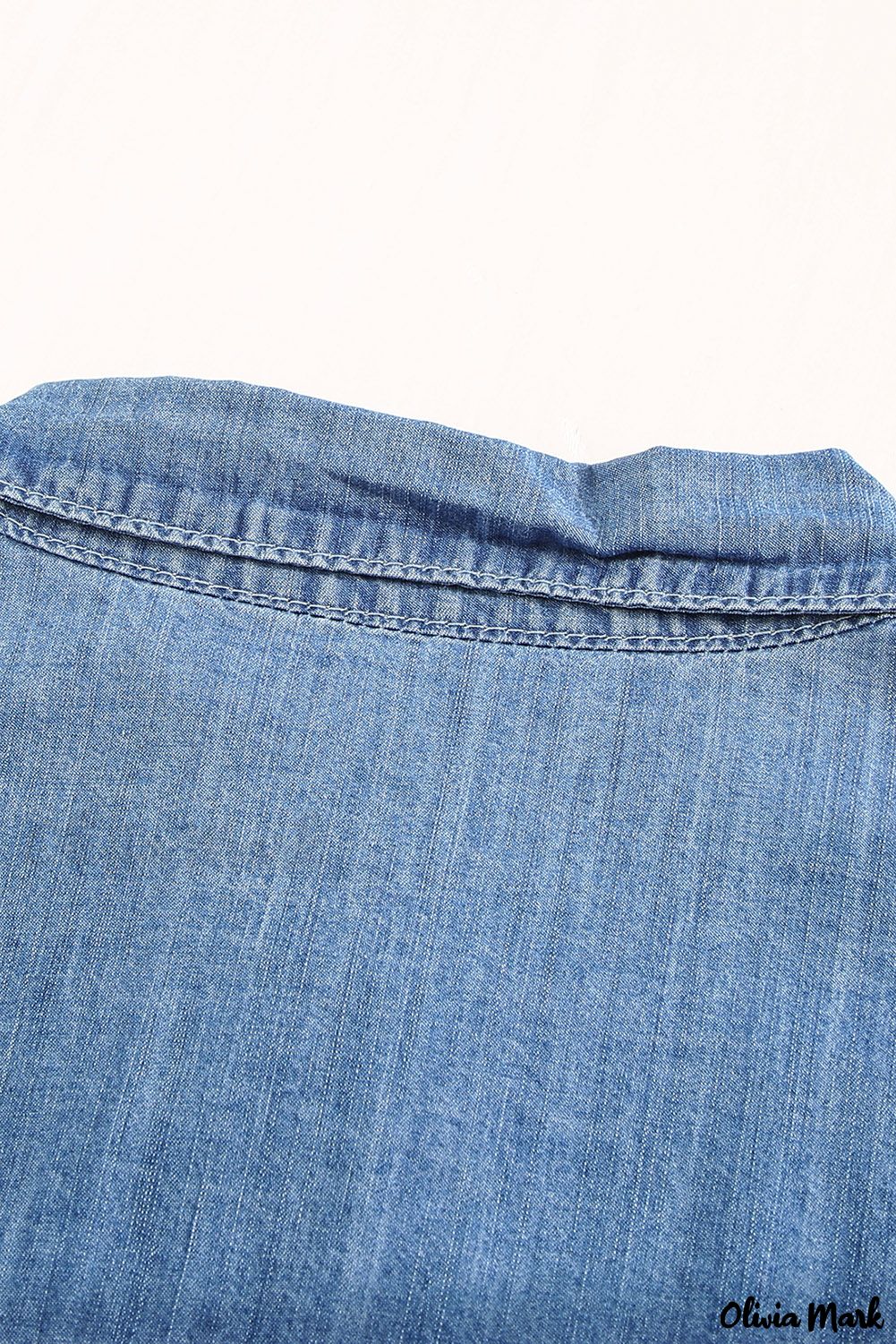 Deanwangkt - Buttoned denim shirt with turn-down collar and long sleeves - Deanwangkt