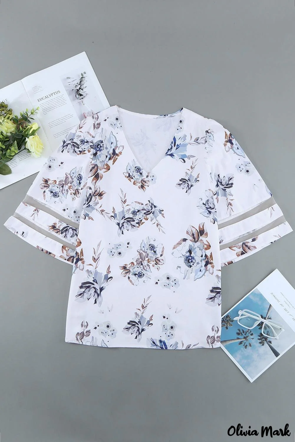 Deanwangkt - White floral blouse with 3/4 flared sleeves - Deanwangkt