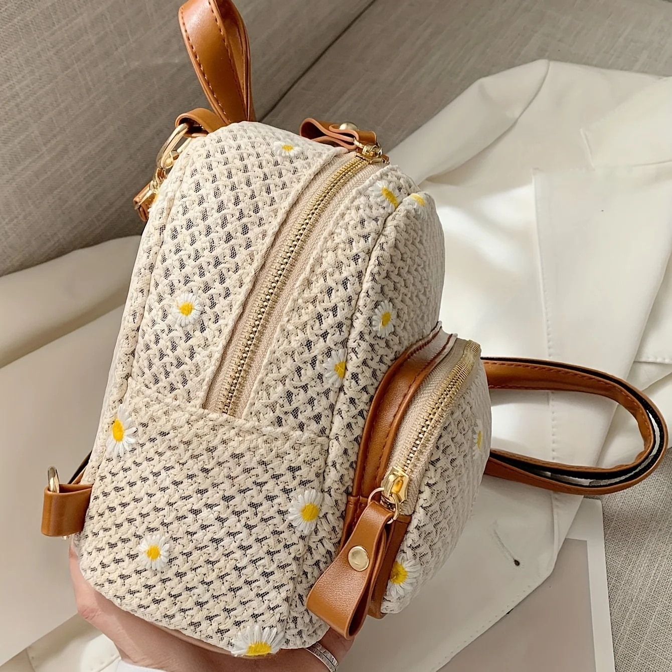 deanwangkt-1  Daisy Embroidery Small Backpack, Straw Woven Storage Daypack Summer Vacation Backpack - Deanwangkt