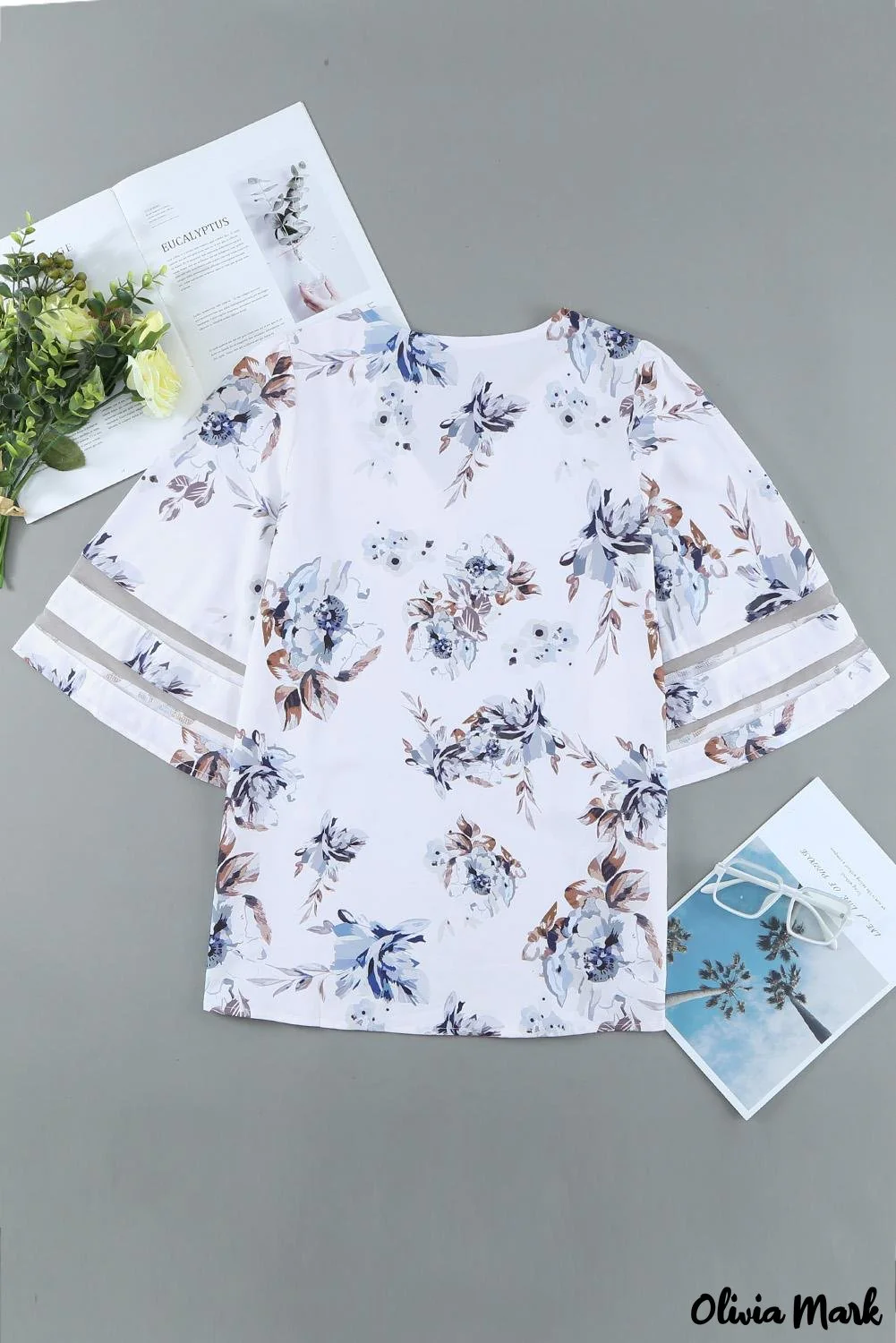 Deanwangkt - White floral blouse with 3/4 flared sleeves - Deanwangkt