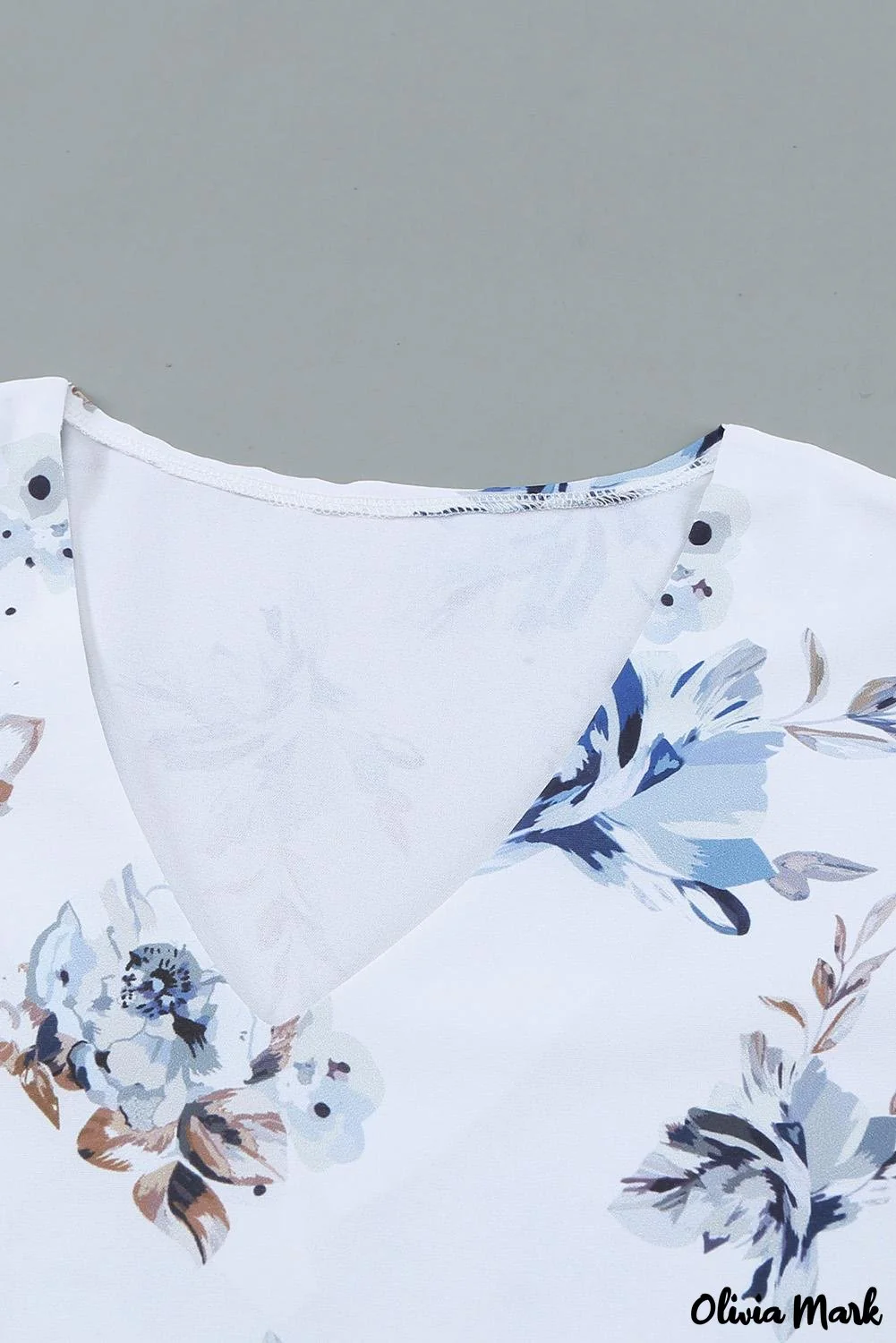Deanwangkt - White floral blouse with 3/4 flared sleeves - Deanwangkt