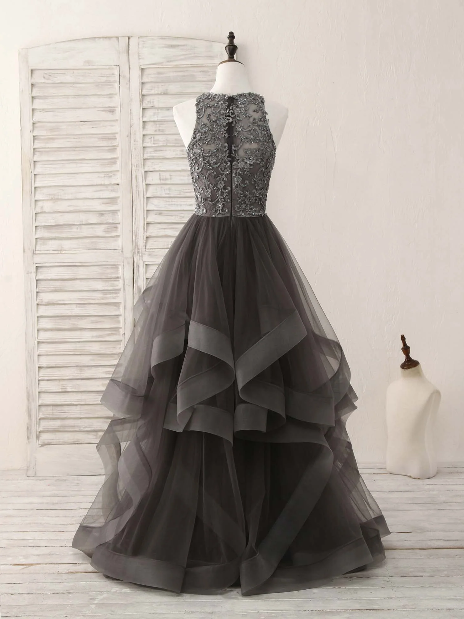 Unique Round Neck Lace Applique Tulle Long Prom Dresses - Deanwangkt