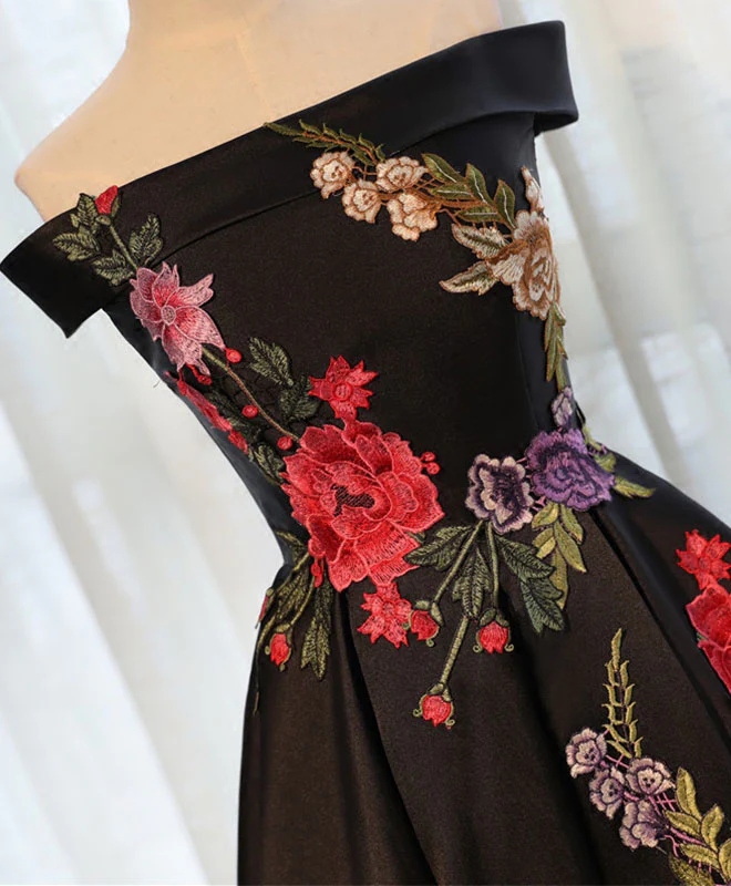 Black Satin Short Prom Dress, Black Homecoming Dresses With Lace Applique - Deanwangkt