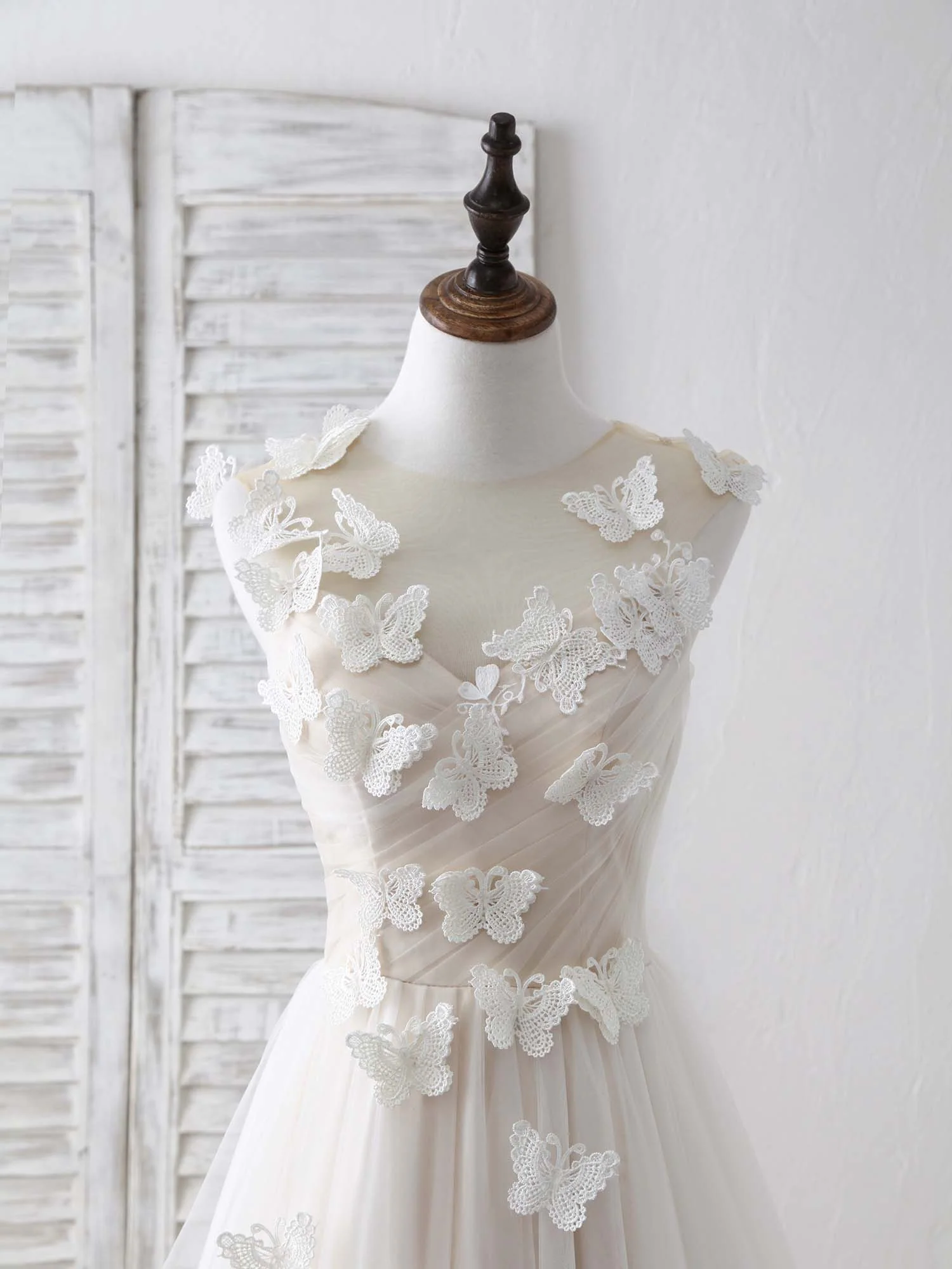 Unique White Round Neck Tulle 3D Lace Applique Long Prom Dresses - Deanwangkt