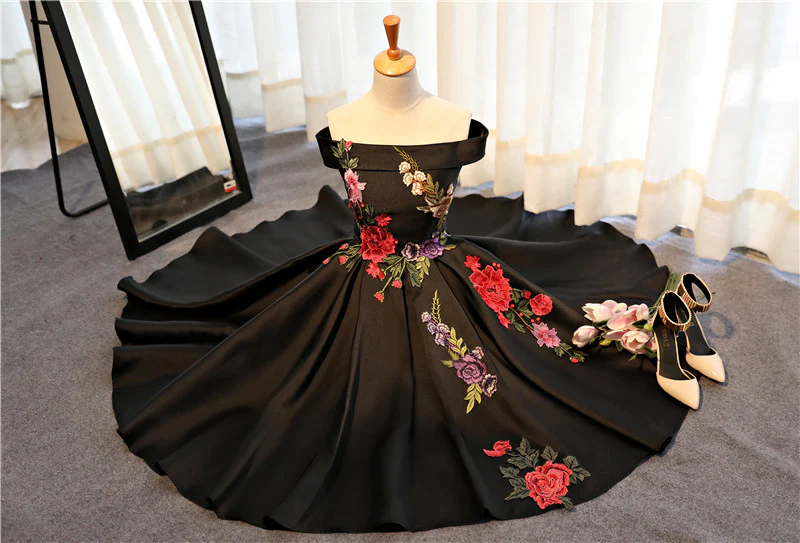 Black Satin Short Prom Dress, Black Homecoming Dresses With Lace Applique - Deanwangkt