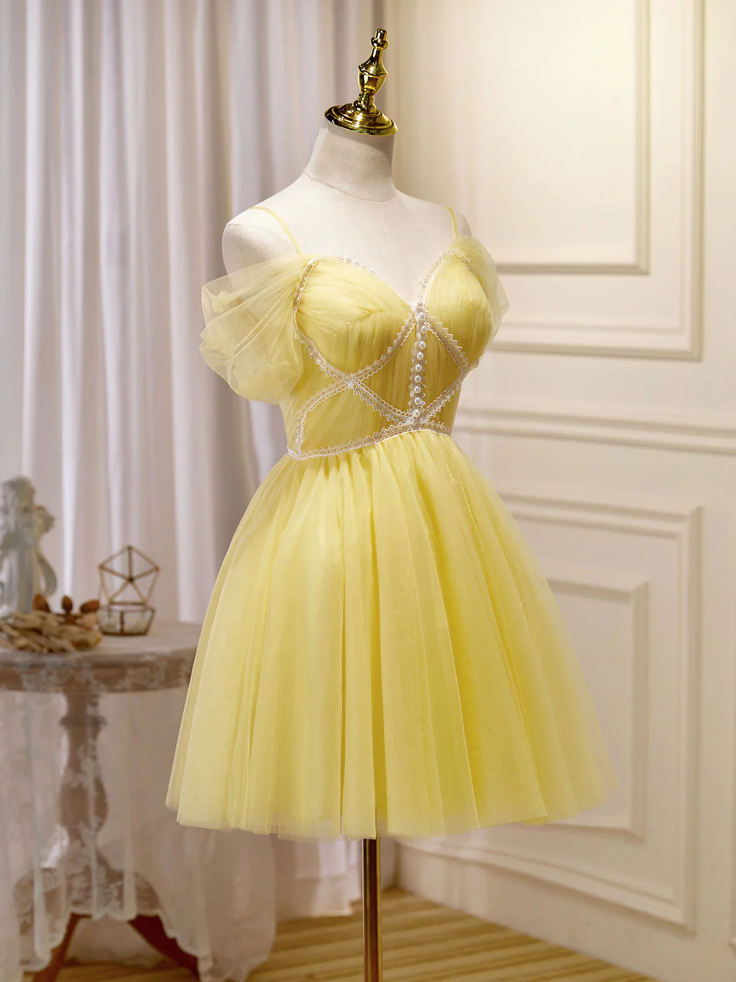 Mini/Short Yellow Prom Dresses, Yellow Cute Homecoming Dress With Beading Lace - Deanwangkt
