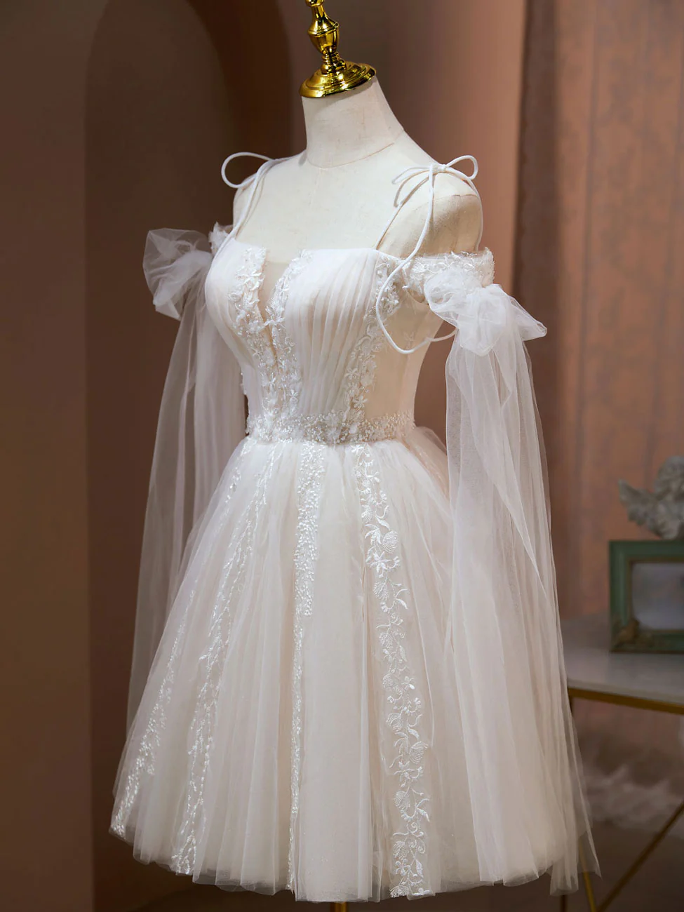 A Line Tulle Short Champagne Prom Dresses, Off Shoulder Lace Puffy Homecoming Dresses - Deanwangkt