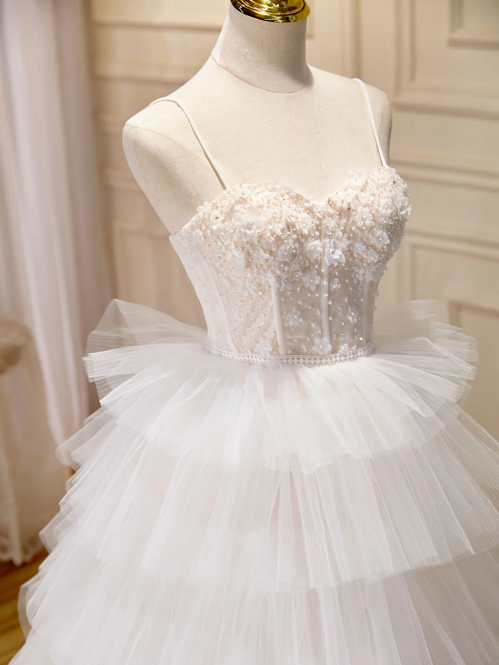 Ball-Gown/Princess Tulle White Long Prom Dresses With Beading Flower Cascading Ruffles - Deanwangkt
