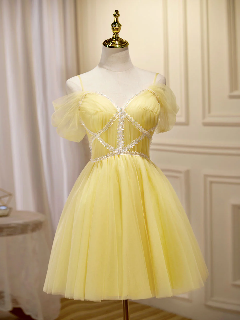 Mini/Short Yellow Prom Dresses, Yellow Cute Homecoming Dress With Beading Lace - Deanwangkt