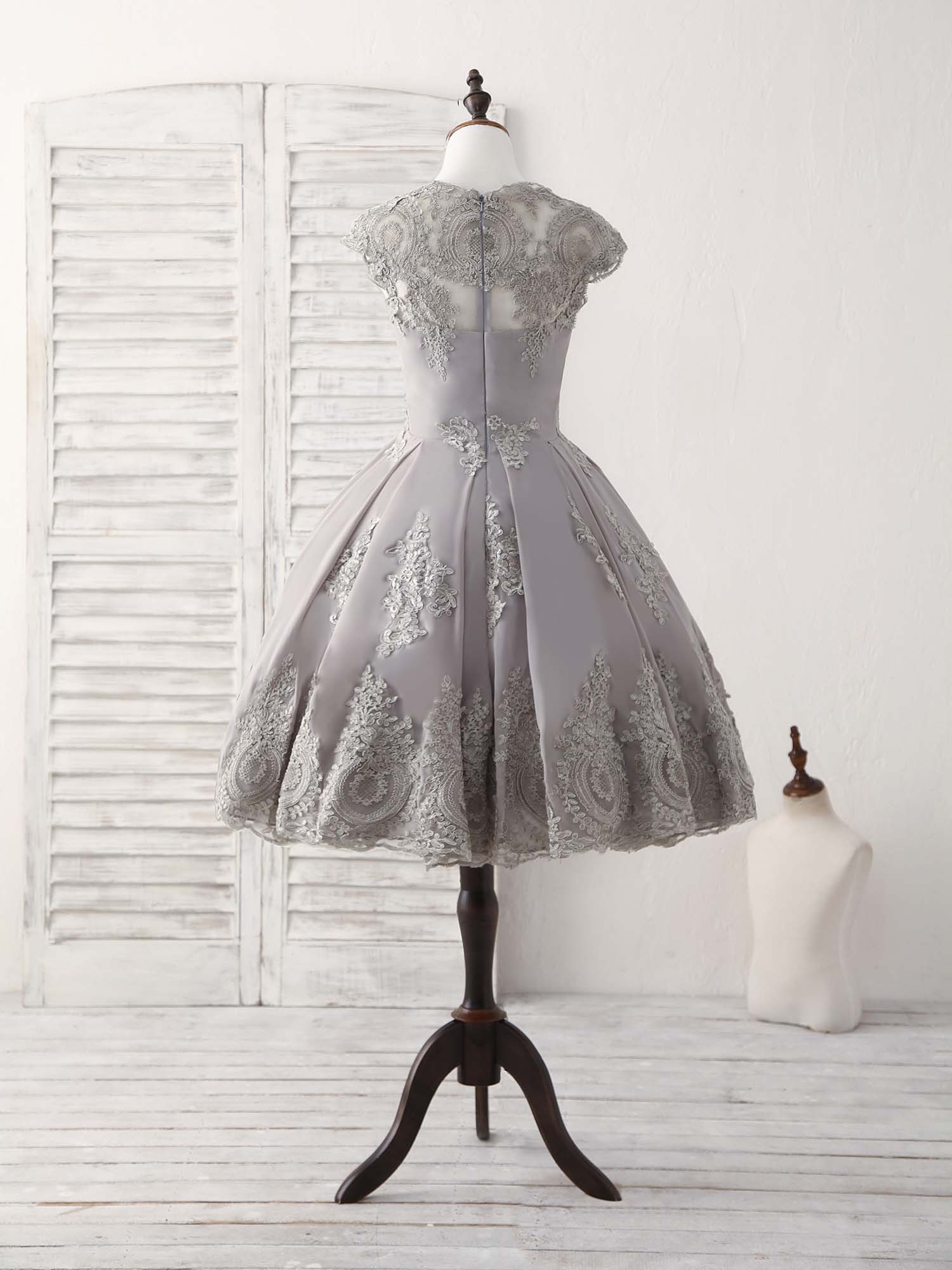 Gray Round Neck Lace Short Prom Dress Gray Bridesmaid Dress - Deanwangkt