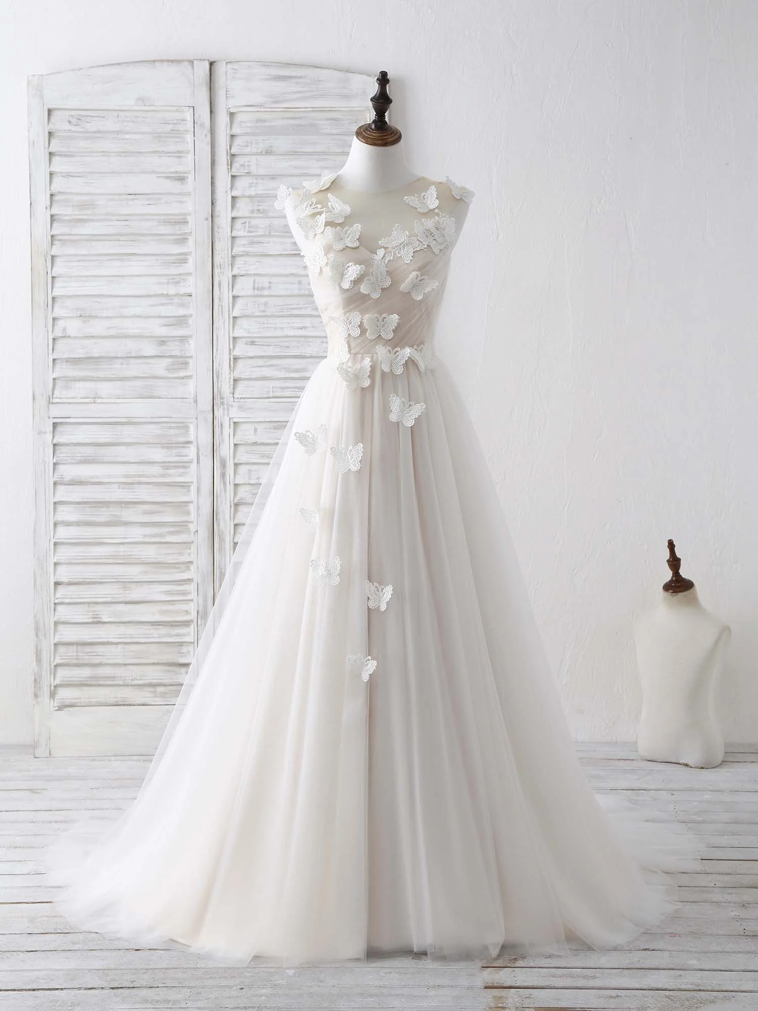 Unique White Round Neck Tulle 3D Lace Applique Long Prom Dresses - Deanwangkt