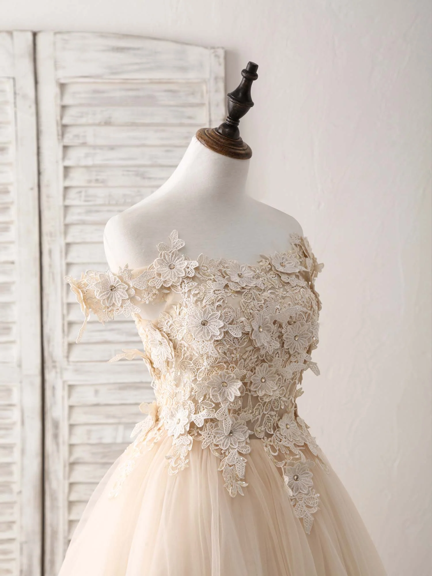 Unique  Lace Applique Tulle Long Champagne Prom Dresses Sweet 16 Dress - Deanwangkt