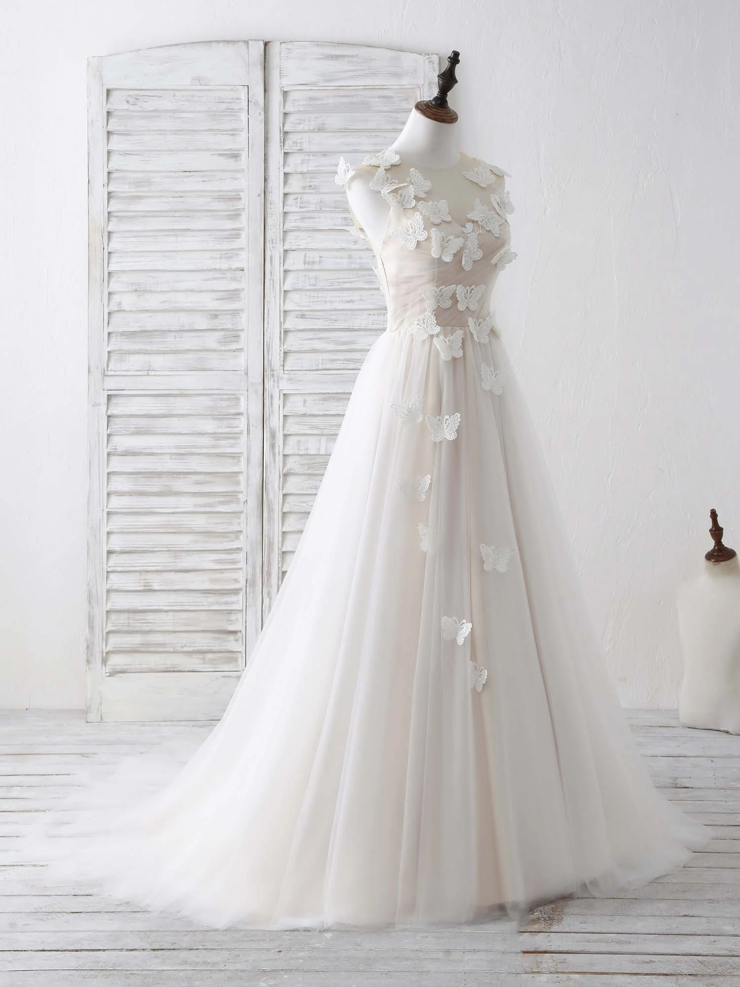 Unique White Round Neck Tulle 3D Lace Applique Long Prom Dresses - Deanwangkt
