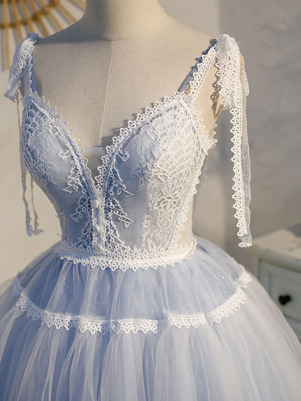 A Line V Neck Lace Blue Short Prom Dresses, Blue Puffy Homecoming Dresses - Deanwangkt