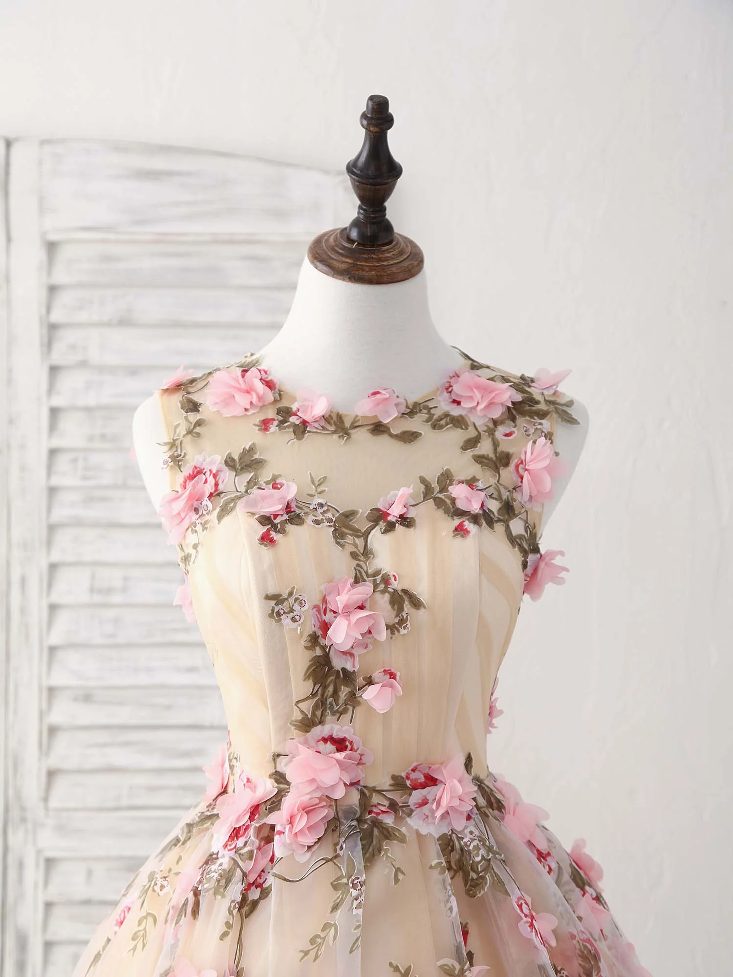 Unique Champagne 3D Applique Short Prom Dress Cute Homecoming Dress - Deanwangkt