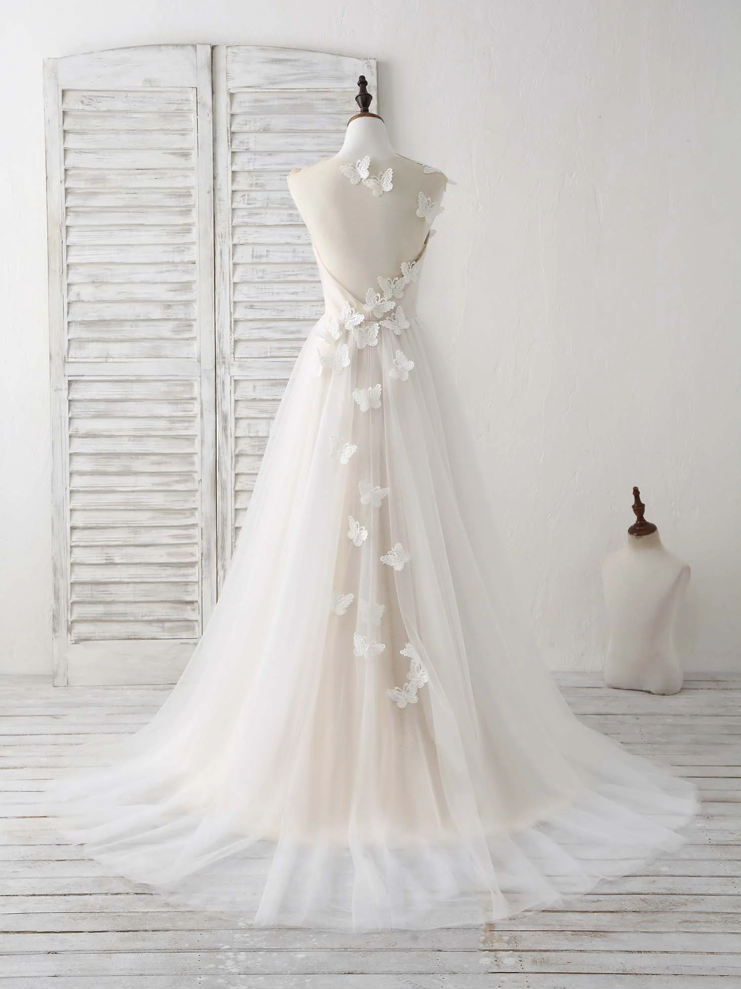 Unique White Round Neck Tulle 3D Lace Applique Long Prom Dresses - Deanwangkt