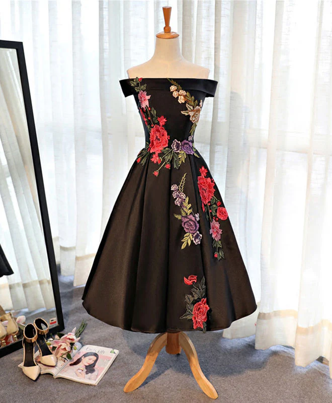 Black Satin Short Prom Dress, Black Homecoming Dresses With Lace Applique - Deanwangkt