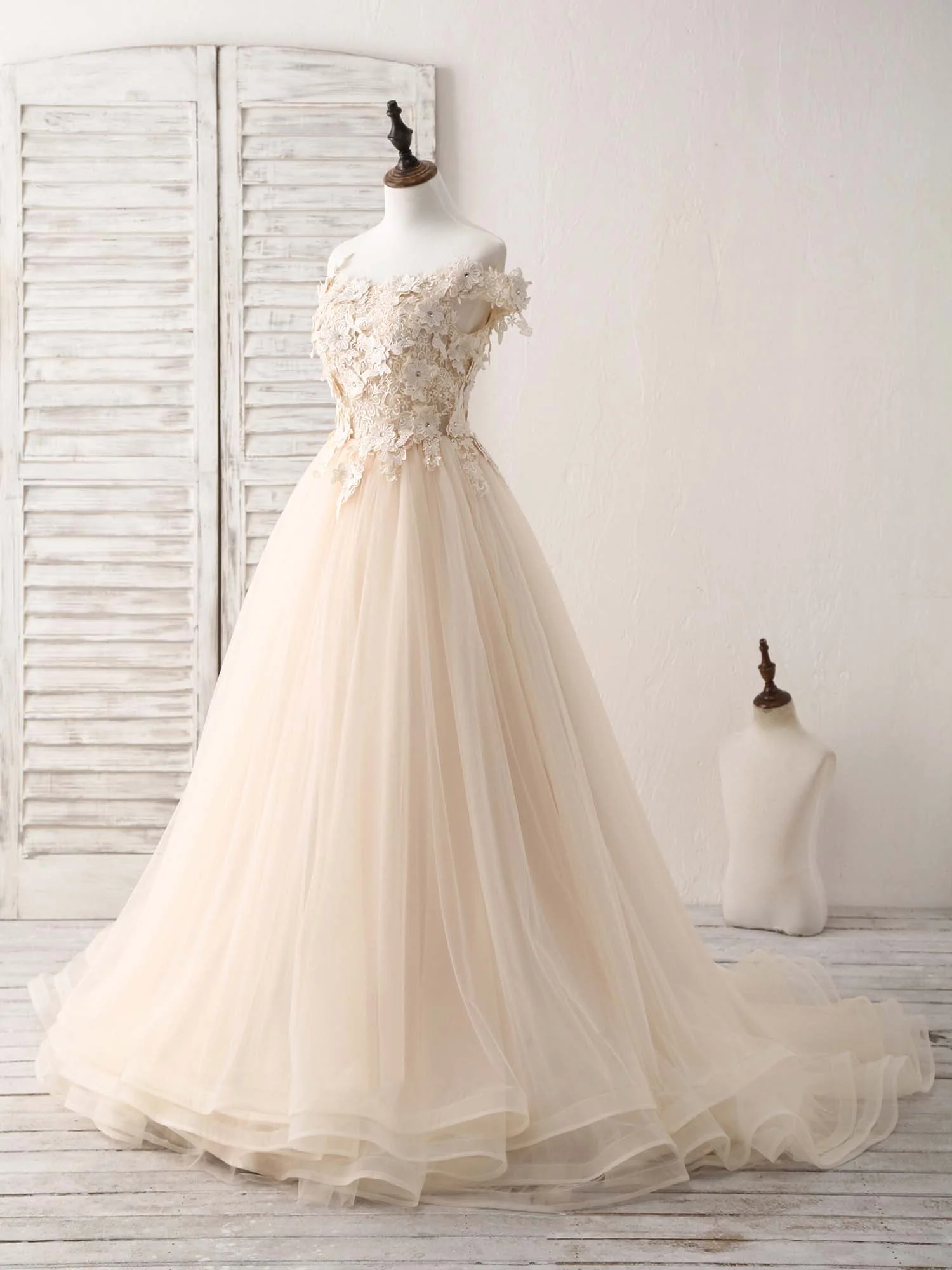 Unique  Lace Applique Tulle Long Champagne Prom Dresses Sweet 16 Dress - Deanwangkt