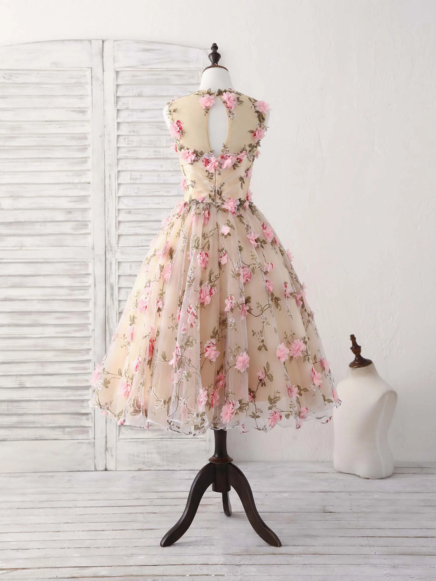 Unique Champagne 3D Applique Short Prom Dress Cute Homecoming Dress - Deanwangkt