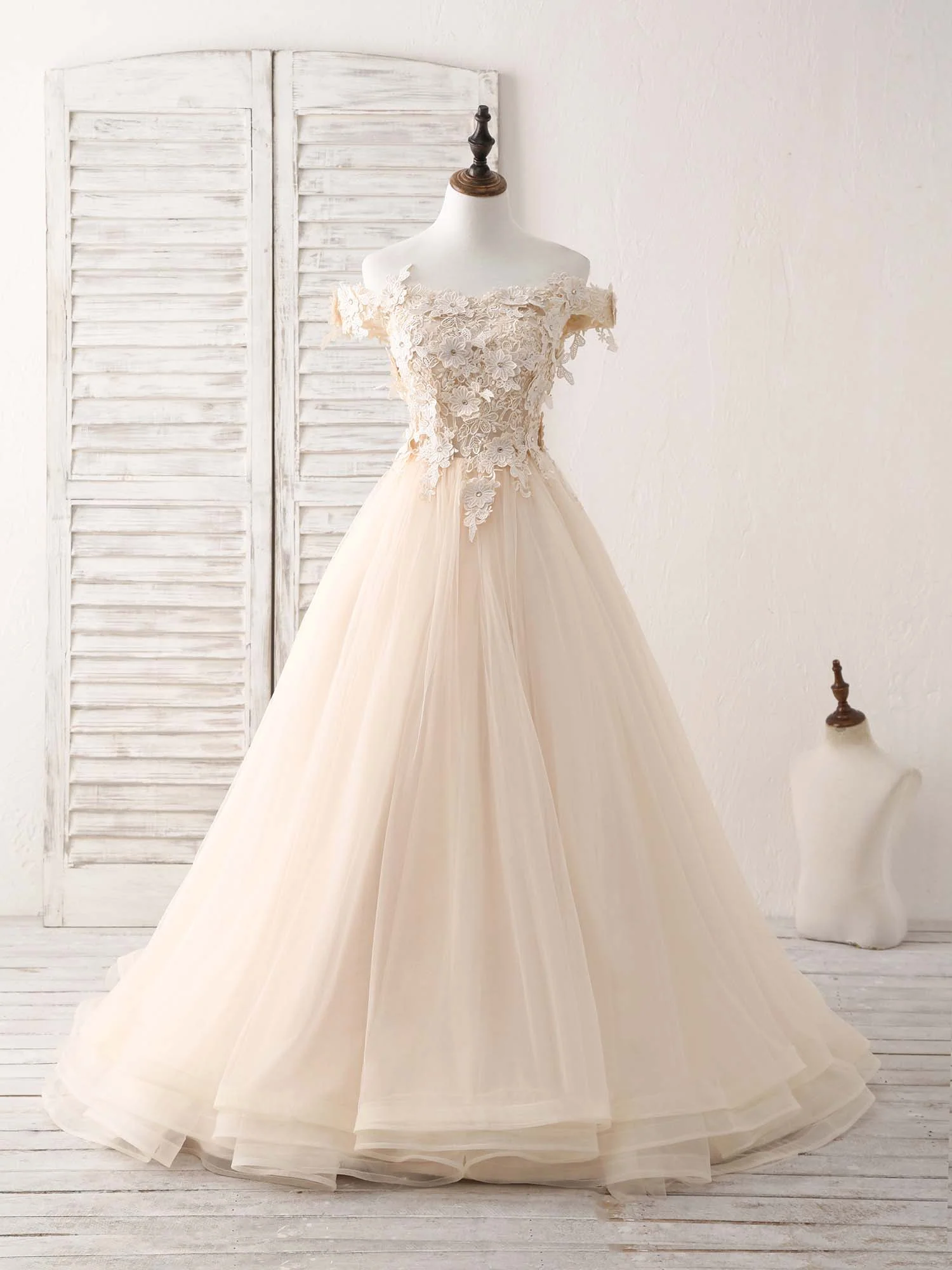 Unique  Lace Applique Tulle Long Champagne Prom Dresses Sweet 16 Dress - Deanwangkt