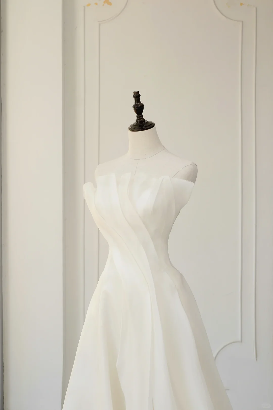 Timeless Bridal Gown Ball Gown Strapless Organza Sleeveless Long White Wedding Dresses Elegant Bridal Gowns DH892 - Deanwangkt