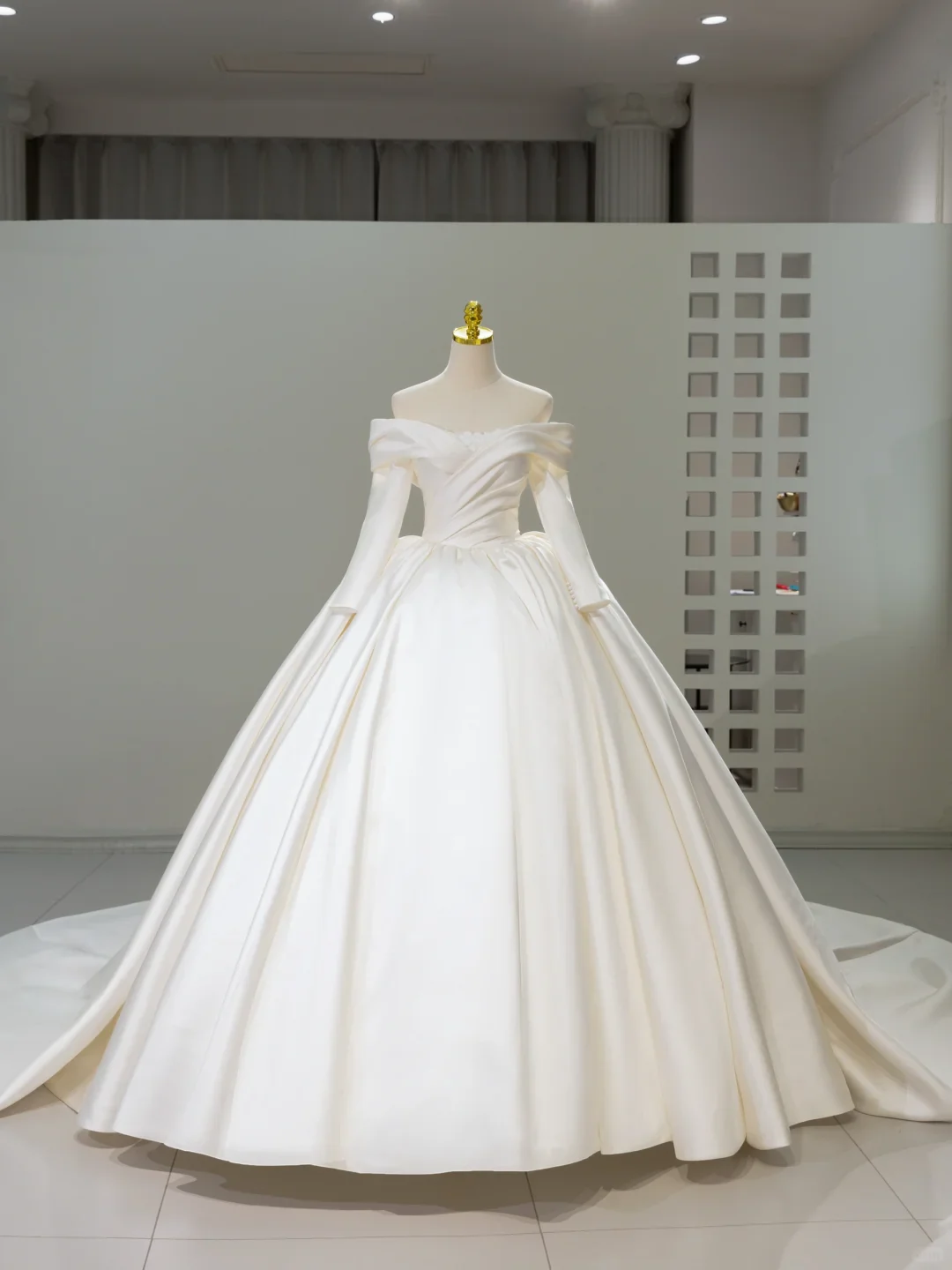 Unique Wedding Dress Ball Gown Off The Shoulder Satin Long Sleeves Wedding Dresses Bridal Gowns DH2068 - Deanwangkt