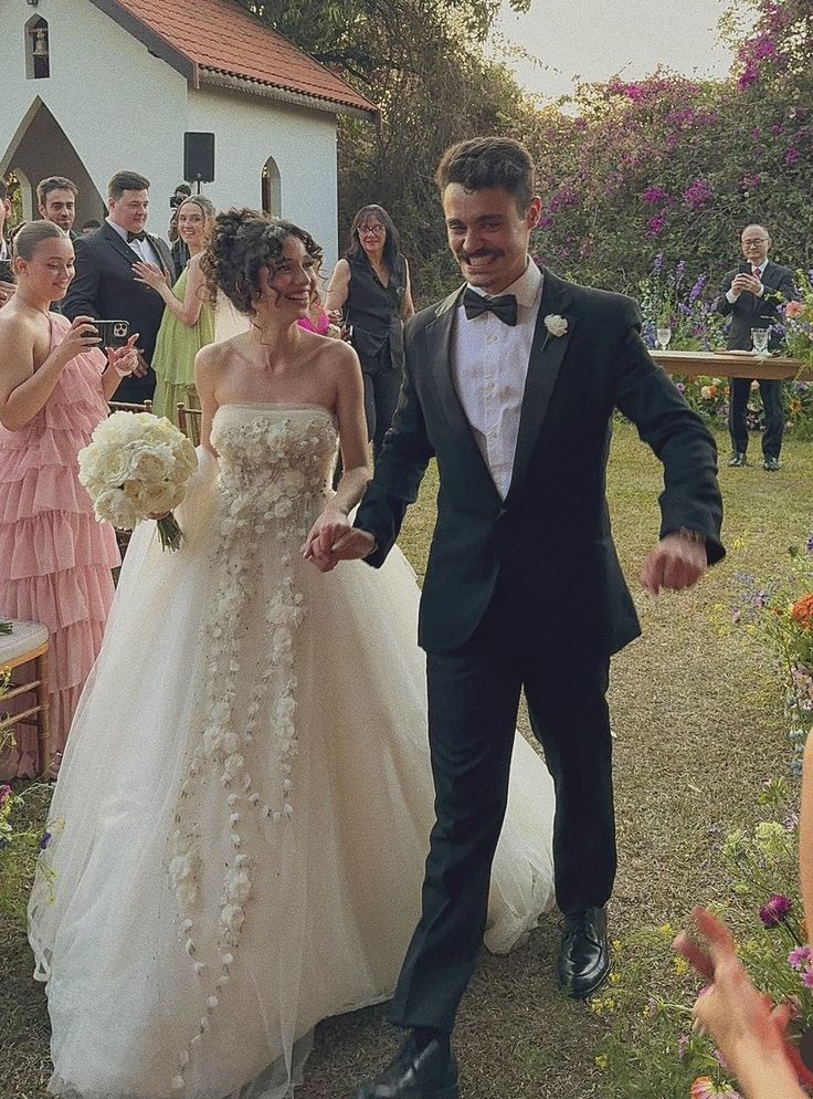 Princess Wedding Dress Ball Gown Strapless Tulle White Long Wedding Dresses Bridal Gowns Elegant Brides Gown DH722 - Deanwangkt