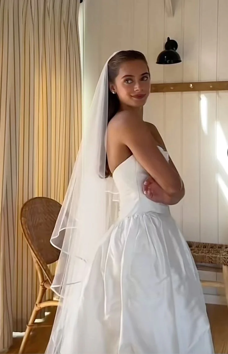 Dreamy Wedding Dress Ball Gown Strapless Satin White Wedding Dresses Bridal Gowns DH731 - Deanwangkt