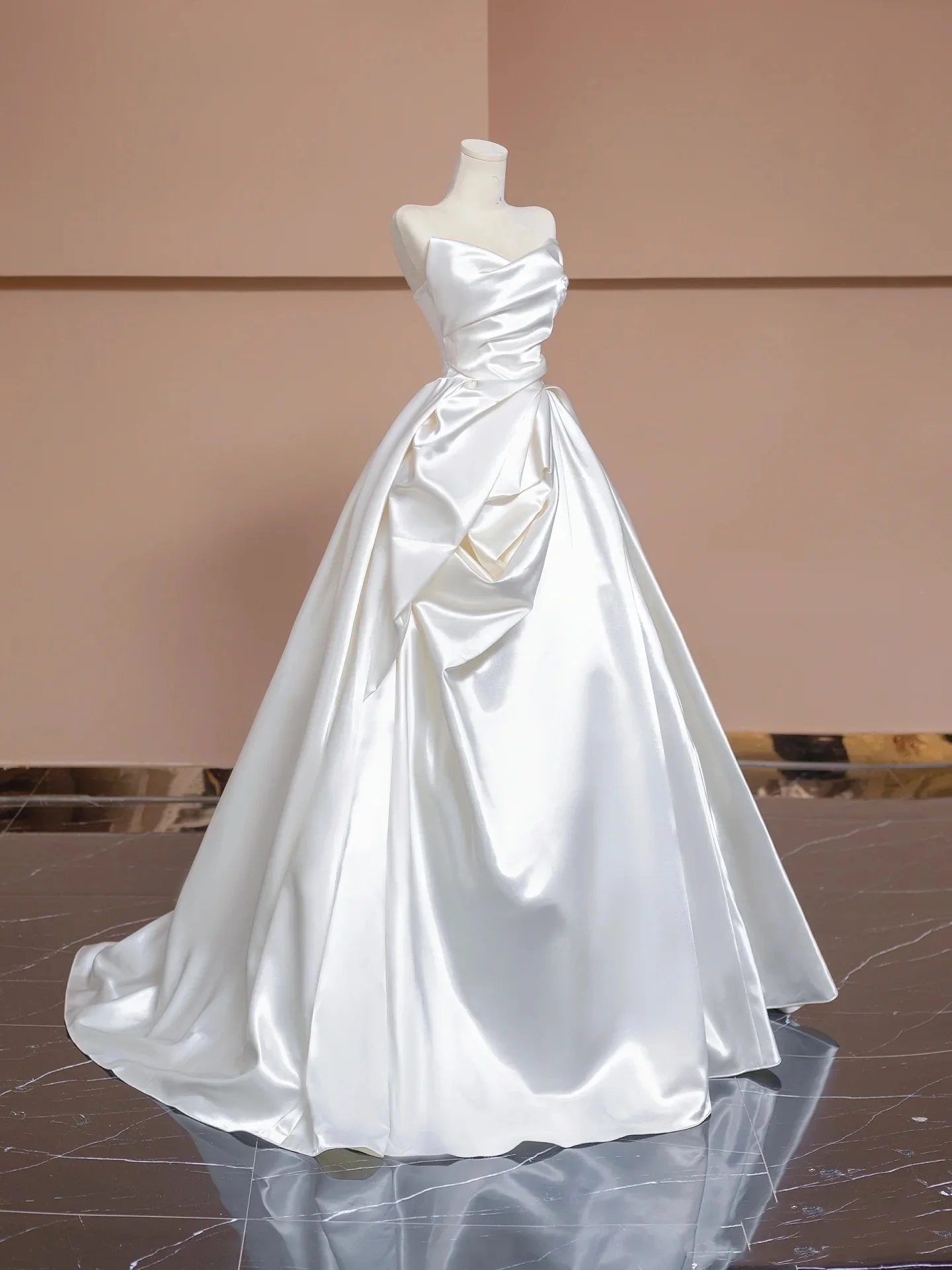 Unique Wedding Dresses Ball Gown Sweetheart Neck Satin White Long Wedding Dresses Simple Bride Dress Bridal Gowns DH1482 - Deanwangkt
