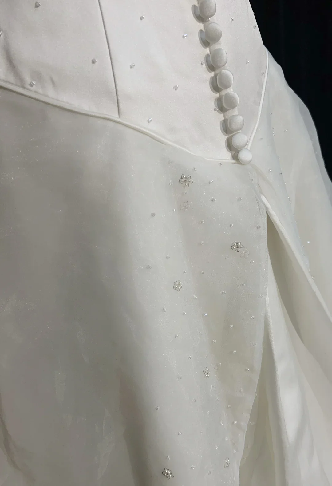 Princess Bridal Dress A Line Sweetheart Neck Satin White Beads Long Wedding Dress Retro Wedding Dresses Modest Wedding Gowns DH2664 - Deanwangkt