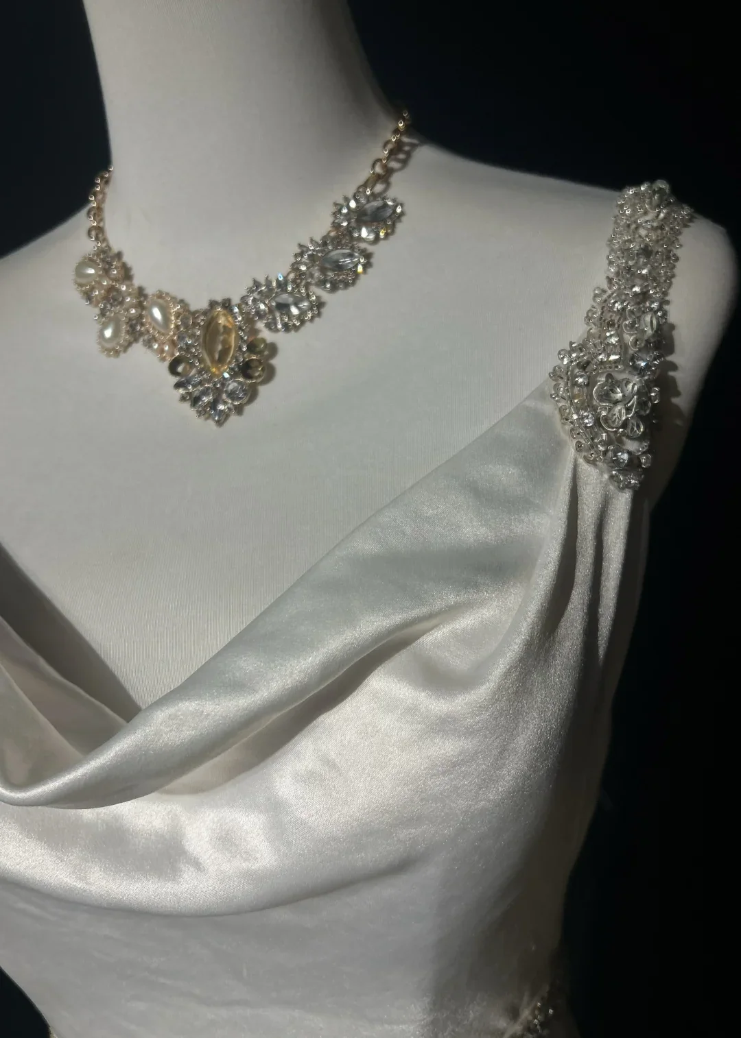 Princess Bridal Dress Mermaid Spaghetti Straps Satin White Beads Long Wedding Dress Retro Wedding Dresses Modest Wedding Gowns DH2665 - Deanwangkt