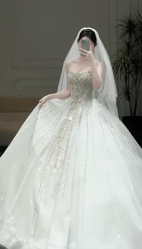 Luxury Strapless Ball Gown Long Wedding Dresses Tulle White Bride Gowns Rhinestone Sleeveless Bridal Dresses DW3791 - Deanwangkt