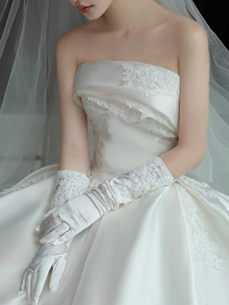 Princess Bridal Dress Ball Gown Strapless Sleeveless Lace White Appliques Wedding Dresses Pretty Bridal Gowns DH958 - Deanwangkt