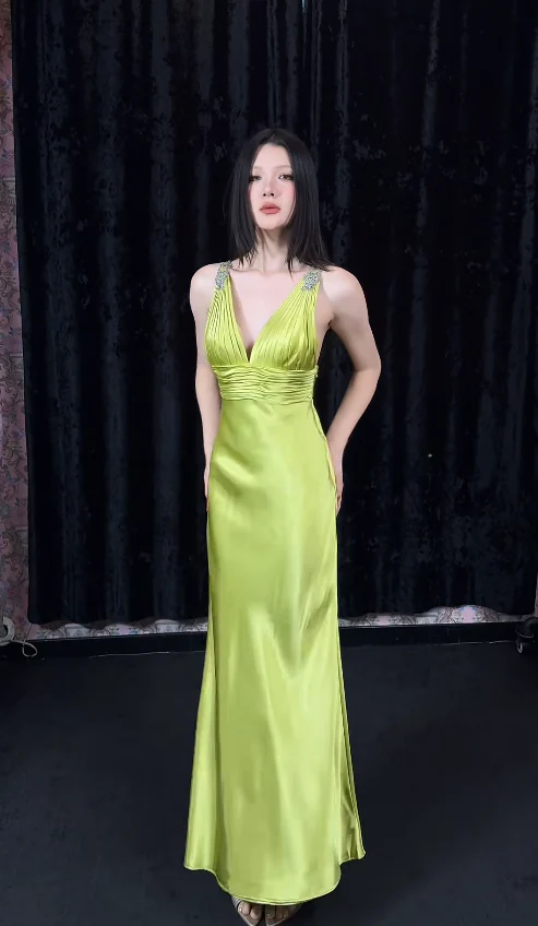 Sexy V-neck Sheath Long Prom Dresses Satin Sleeveless Backless Evening Dresses DP3928 - Deanwangkt