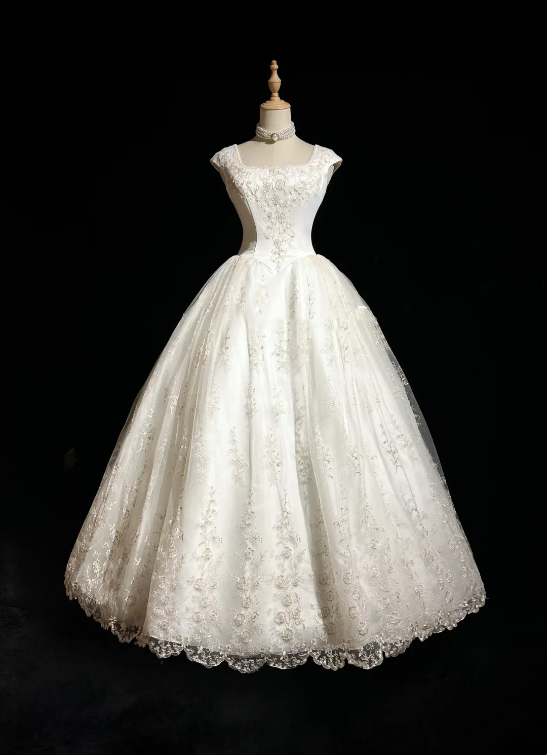Classic Bridal Gown Ball Gown Square Neck Short Sleeves Tulle White Wedding Dresses Vintage Bridal Gowns DH651 - Deanwangkt
